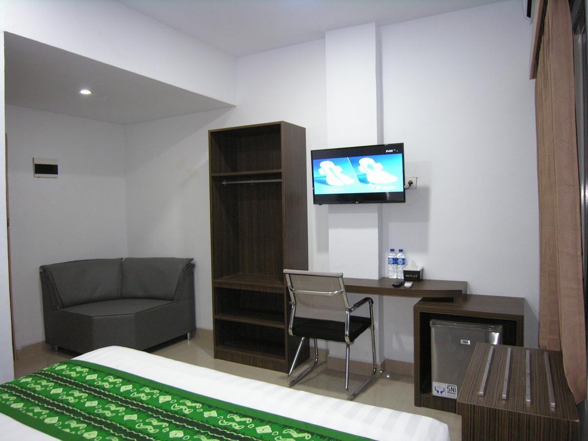 Hotel Delima Banjarmasin  Exterior photo